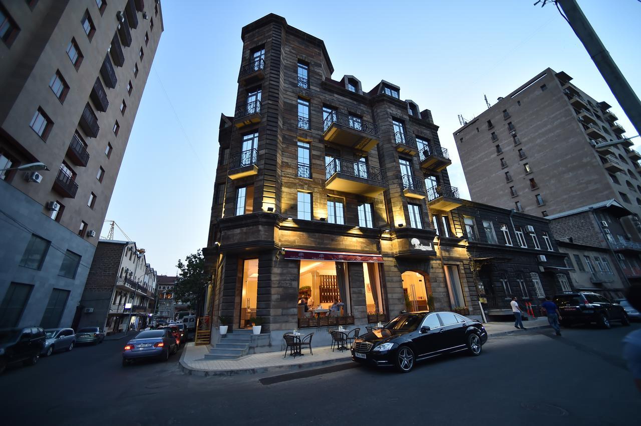 Boulevard Hotel Yerevan Bagian luar foto